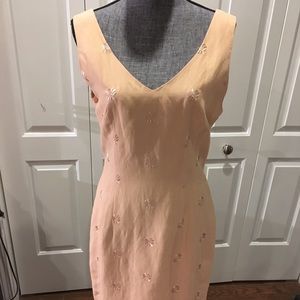 Pretty pastel v neck sheath dress